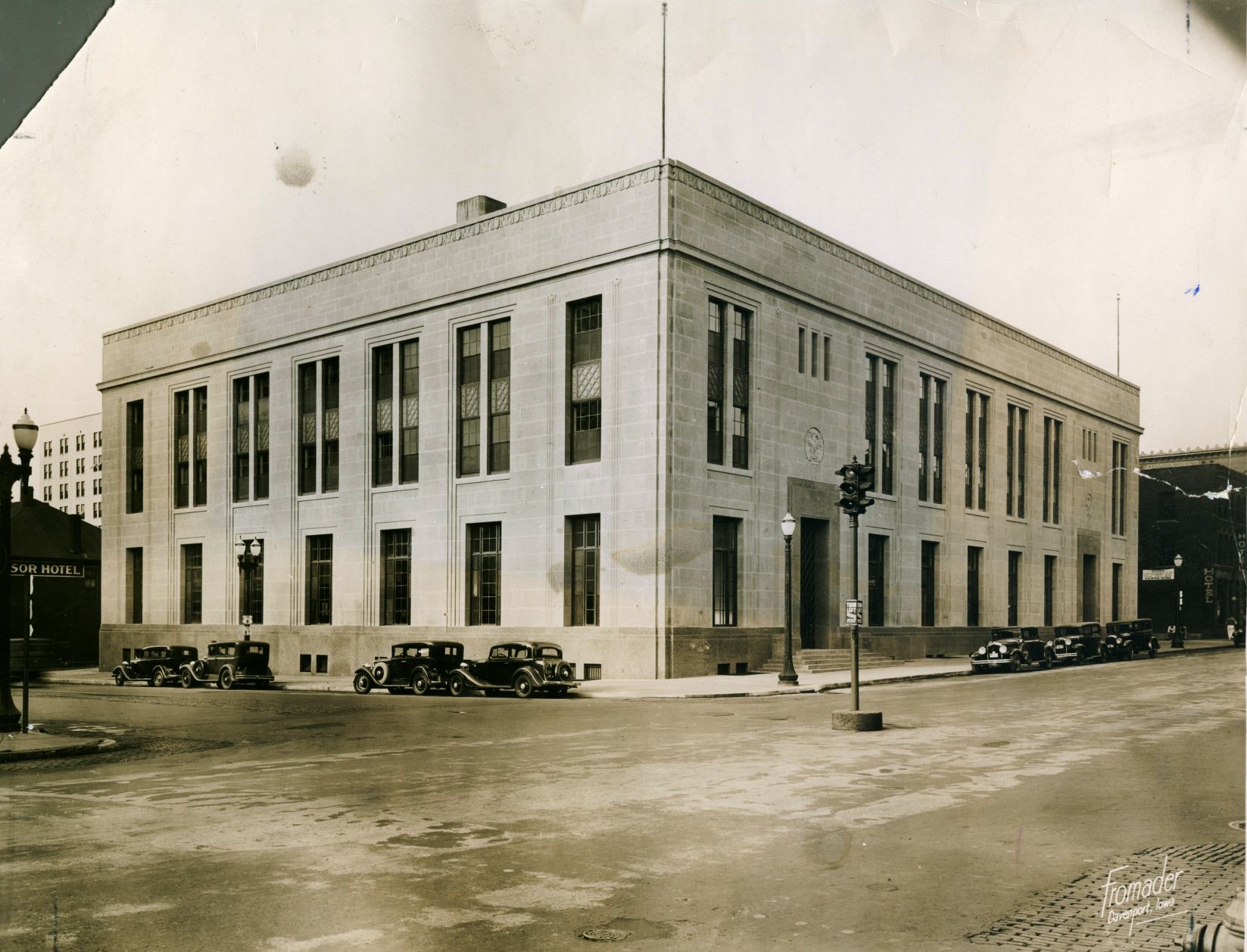 Undated -- U.S. Federal Building